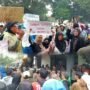 Demo Cigudeg Ricuh, Masa Tidak Puas Dengan Tanggapan Camat Saat Orasi di Mobil Komando