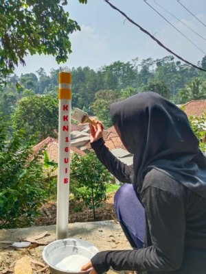 KKM UIB Hadirkan Cahaya Kecil di Jalan Jabal Rahmah Desa Tapos 1