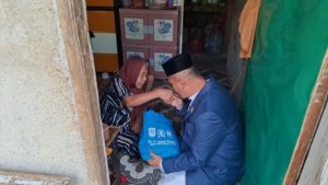 Jumat Berkah Dr. Usep Nukliri: Mengetuk Pintu, Menyapa Lansia, Menguatkan Warga di Pelosok Nanggung