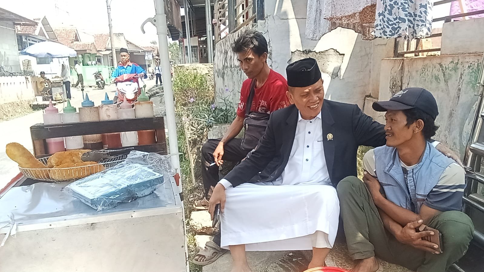 Bukan di Gedung DPRD, Dr. Usep Nukliri Justru Menemukan Makna Jabatan di Tengah Warga